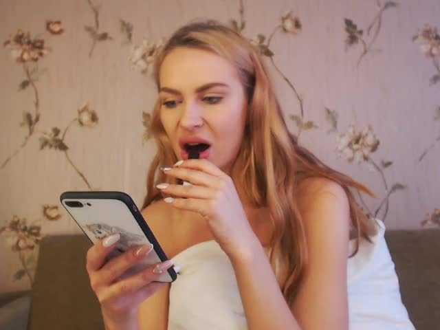 Snímky obrazovky vysielania babepoli