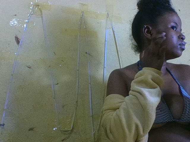 Snímky obrazovky vysielania Djamillah