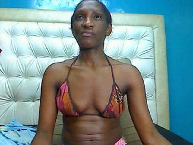 Snímky obrazovky vysielania DolcePinkPuss