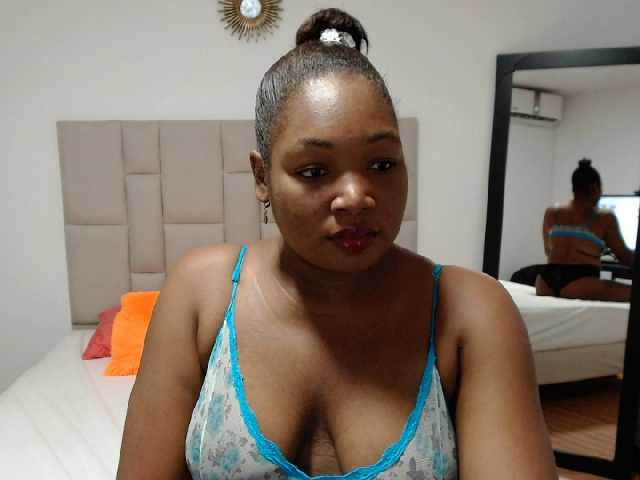 Fotografie EbonyCamille I wanna be full naked for youou! 199, we are 142 tokens closer!