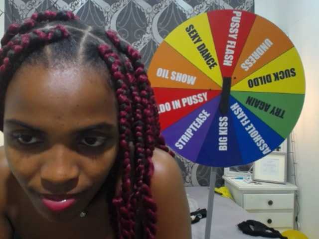 Fotografie EbonyLinda Hello guys :) Welcome to my oil show, you want to play with me ?do not forget to leave your gift #teen #bigboobs #latina #squirt #deep #cum