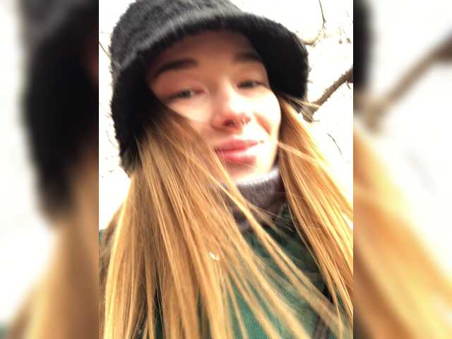 Snímky obrazovky vysielania EF-01