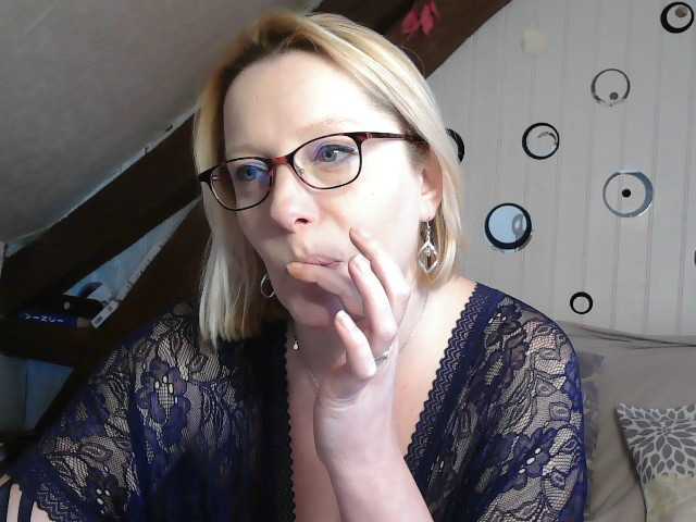 Snímky obrazovky vysielania EleannaRose