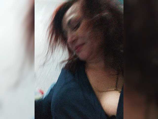 Snímky obrazovky vysielania Ellie_