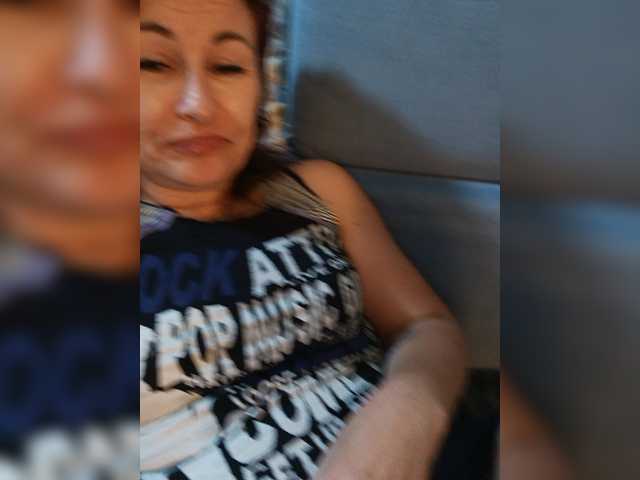 Snímky obrazovky vysielania Ellie_