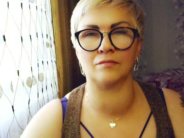 Snímky obrazovky vysielania Elenamilfa