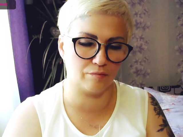 Snímky obrazovky vysielania Elenamilfa