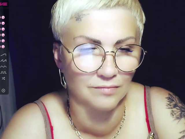 Snímky obrazovky vysielania Elenamilfa