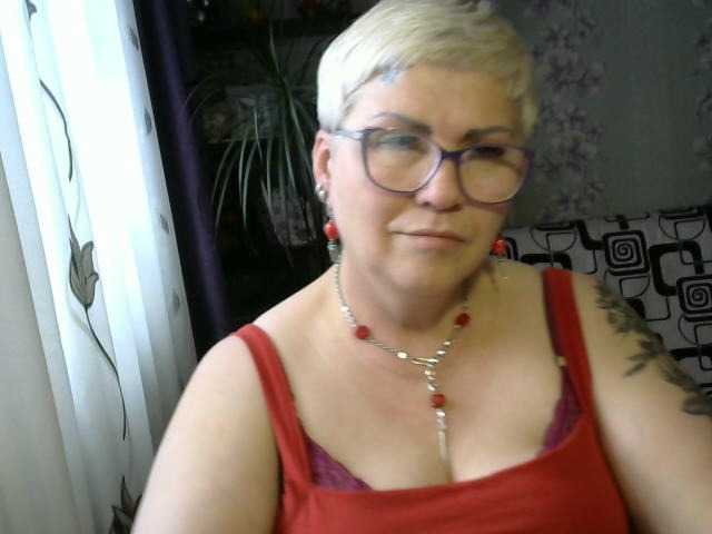 Snímky obrazovky vysielania Elenamilfa