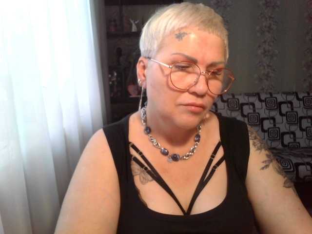 Snímky obrazovky vysielania Elenamilfa