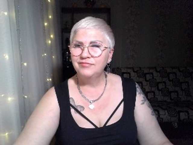 Snímky obrazovky vysielania Elenamilfa