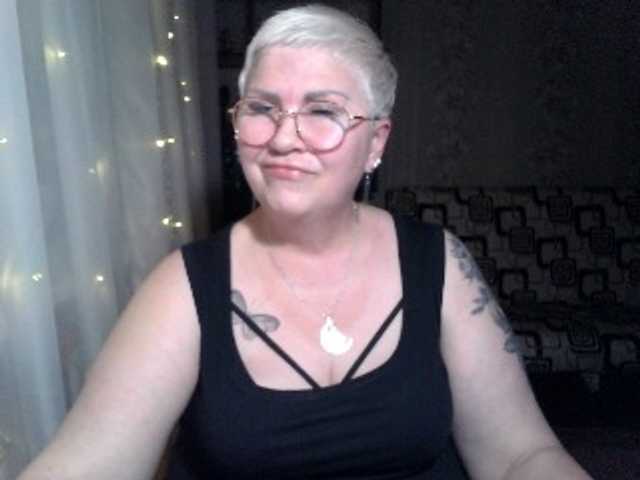 Snímky obrazovky vysielania Elenamilfa