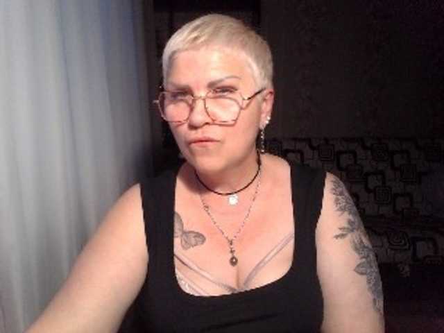 Snímky obrazovky vysielania Elenamilfa