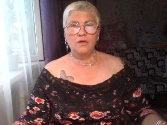 Snímky obrazovky vysielania Elenamilfa