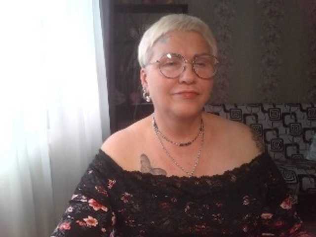 Snímky obrazovky vysielania Elenamilfa