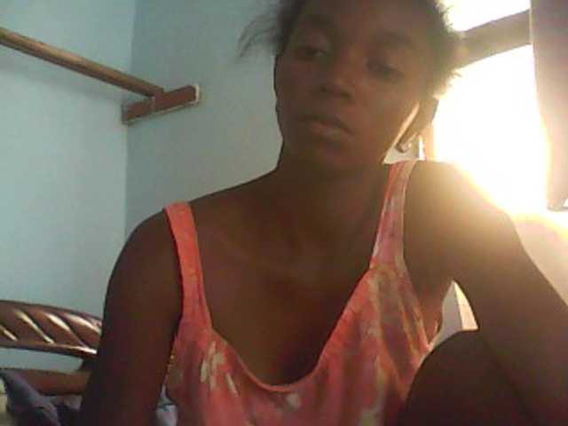 Snímky obrazovky vysielania ElianeXhot