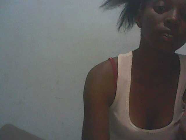 Snímky obrazovky vysielania ElianeXhot