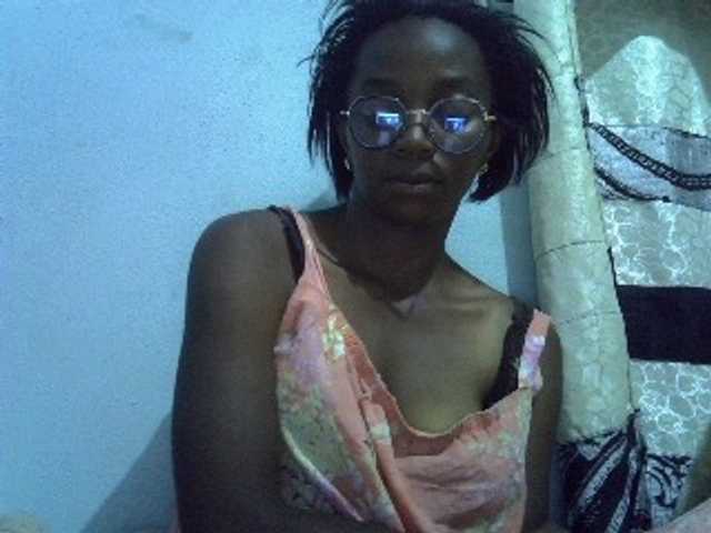 Snímky obrazovky vysielania ElianeXhot