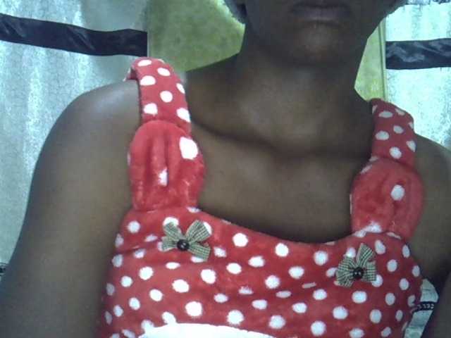 Snímky obrazovky vysielania ElianeXhot