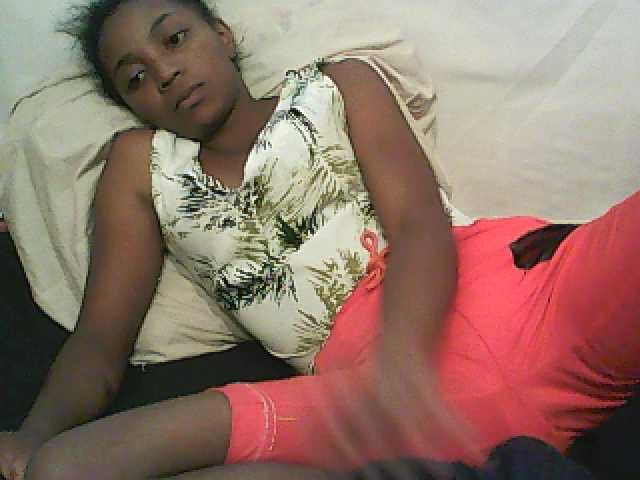 Snímky obrazovky vysielania ElianeXhot