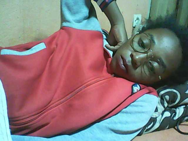 Snímky obrazovky vysielania ElianeXhot