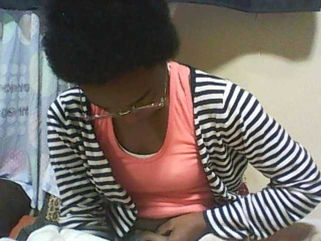 Snímky obrazovky vysielania ElianeXhot