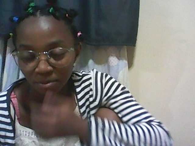 Snímky obrazovky vysielania ElianeXhot