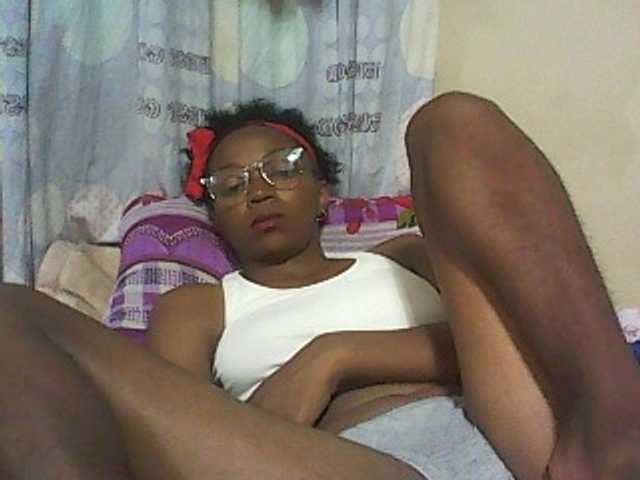 Snímky obrazovky vysielania ElianeXhot