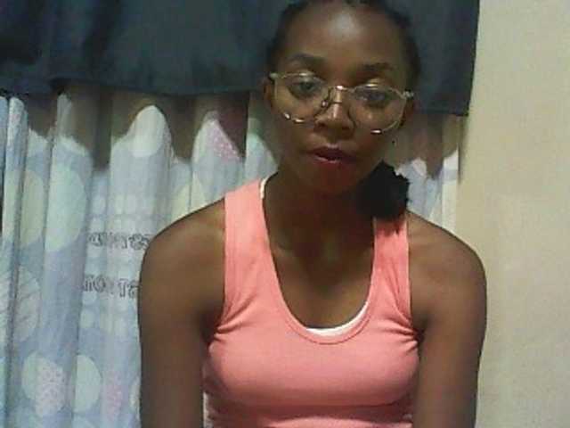 Snímky obrazovky vysielania ElianeXhot