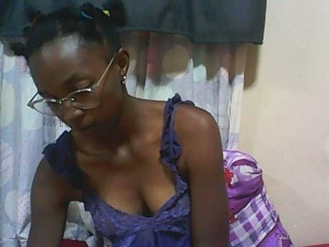 Snímky obrazovky vysielania ElianeXhot