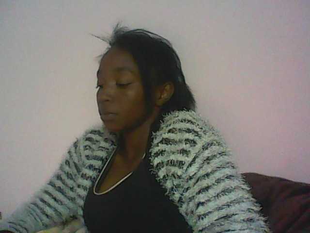 Snímky obrazovky vysielania ElianeXhot