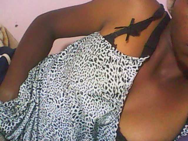 Snímky obrazovky vysielania ElianeXhot