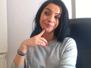 Fotografie ElisabethDiaz Hello guys welcome in my room , the lush is in a special place ;) . if u like me tip 10 tk , if u kiss me tip 20 , if u want to see me neked tip 250 tk :*:*