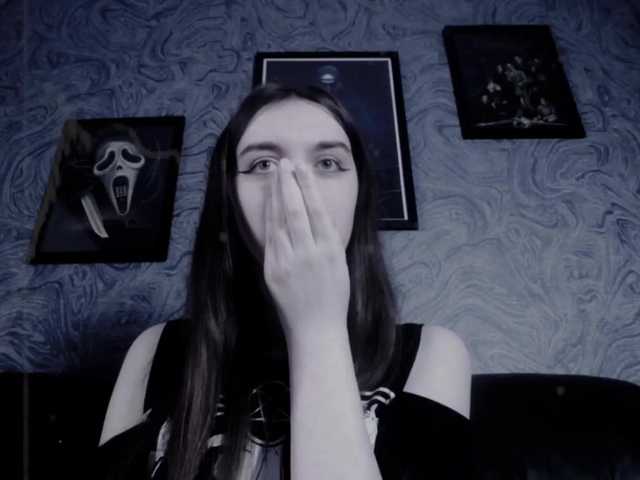 Snímky obrazovky vysielania EllaDark