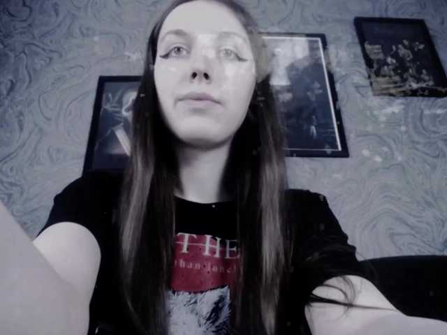 Snímky obrazovky vysielania EllaDark
