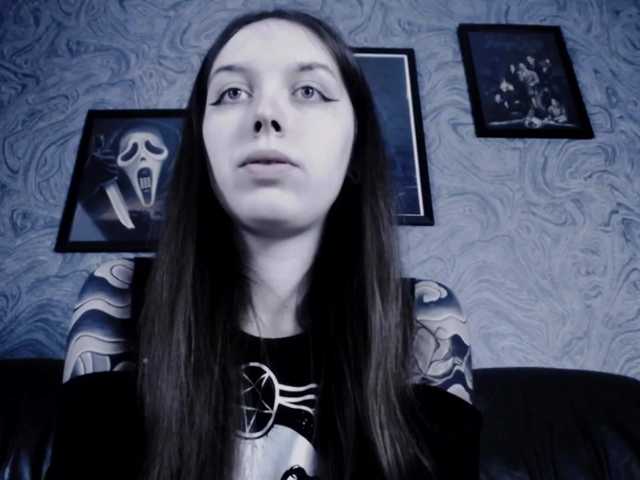 Snímky obrazovky vysielania EllaDark