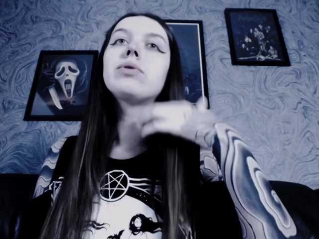 Snímky obrazovky vysielania EllaDark