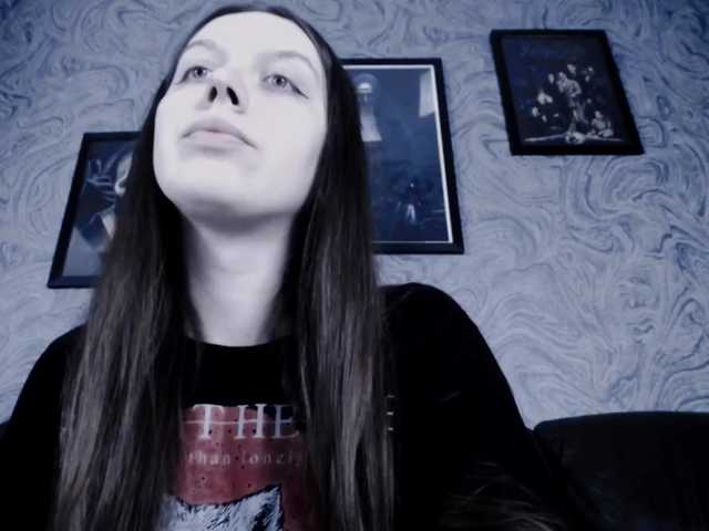 Snímky obrazovky vysielania EllaDark