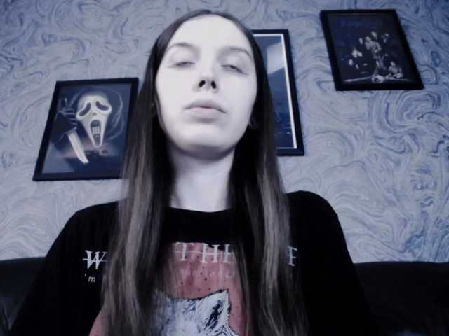Snímky obrazovky vysielania EllaDark