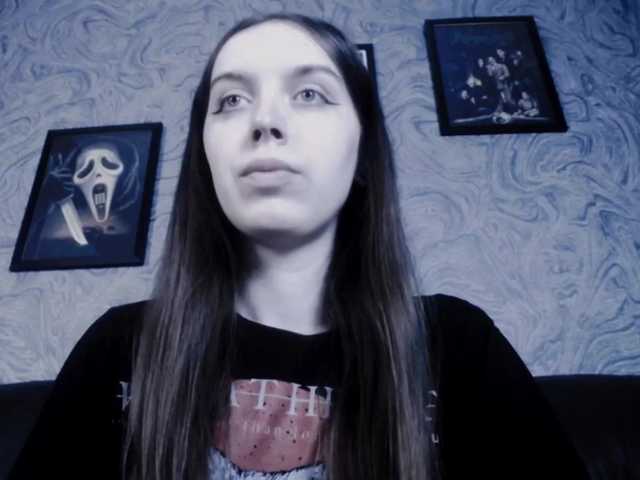 Snímky obrazovky vysielania EllaDark