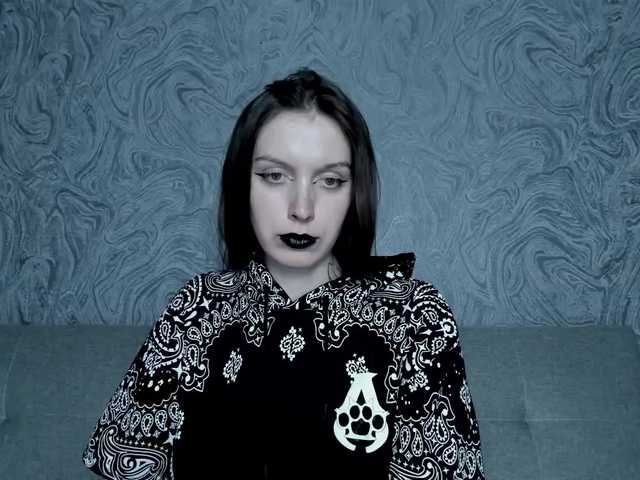 Snímky obrazovky vysielania EllaDark