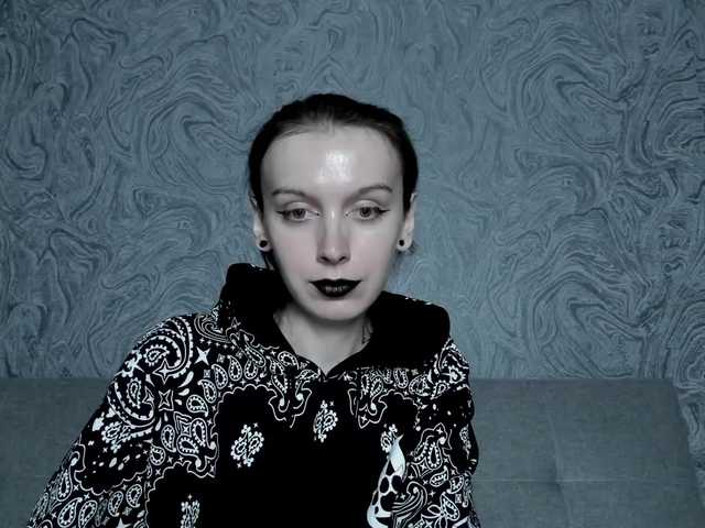 Snímky obrazovky vysielania EllaDark