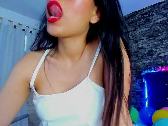 Snímky obrazovky vysielania Emili-Roose