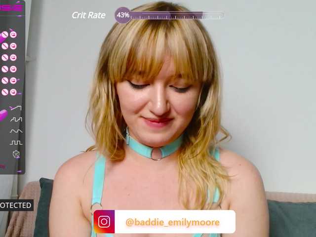 Snímky obrazovky vysielania emilymoore_