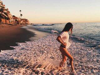 Erotický videohovor Emily-64