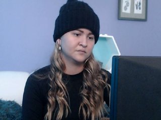 Snímky obrazovky vysielania emilyjonesx