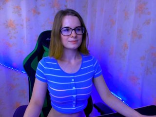 Snímky obrazovky vysielania EmilyKissy
