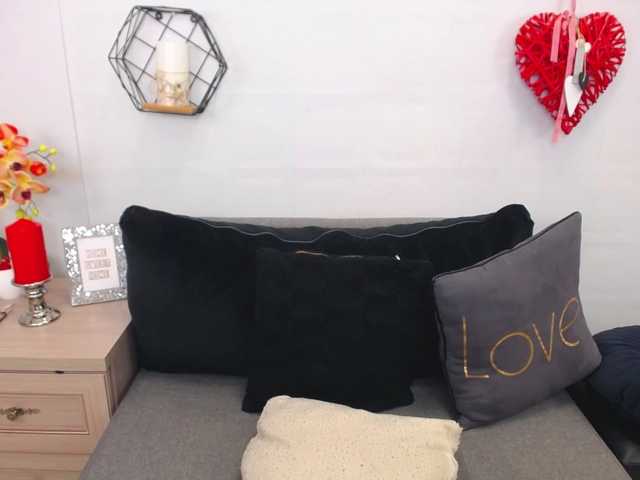 Snímky obrazovky vysielania EmilyQueen