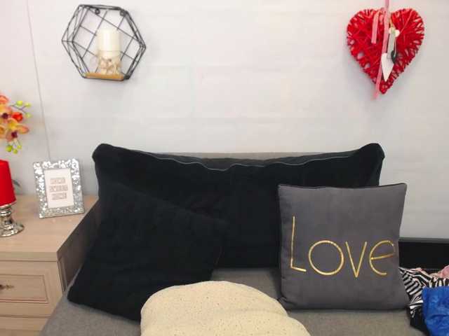 Snímky obrazovky vysielania EmilyQueen