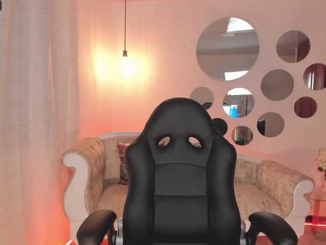 Snímky obrazovky vysielania EmilySunder